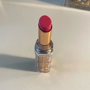 Pink L’Oreal lip shine